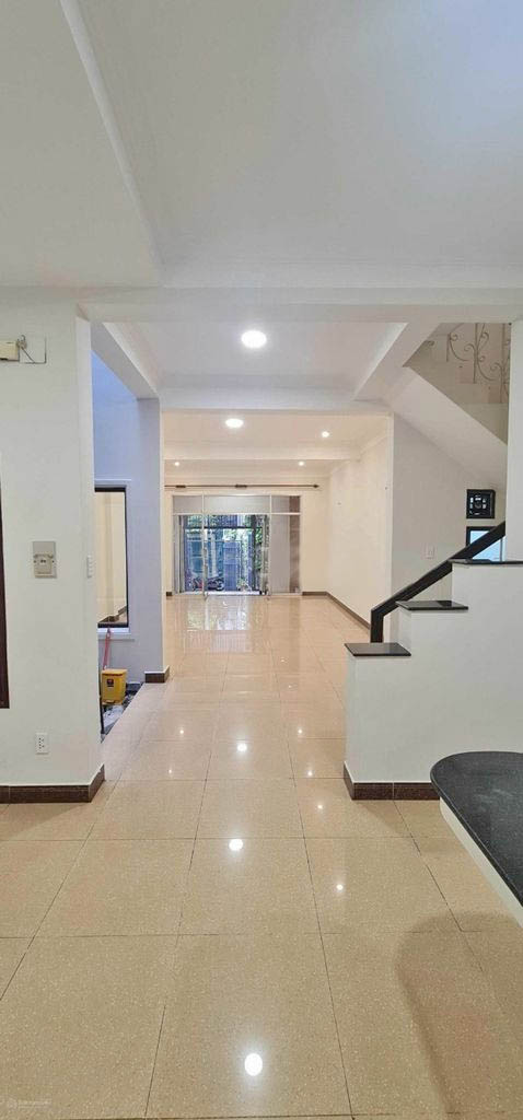 CHo thuê Nguyên Căn HXH 5m Đặng Dung,P.Tân Định,Q.1